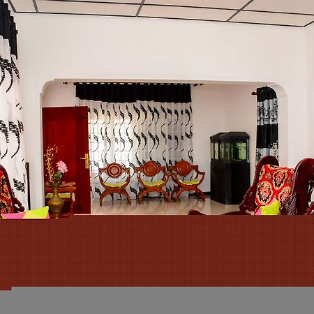 Gloriya Mathews Hotell Negombo Exteriör bild