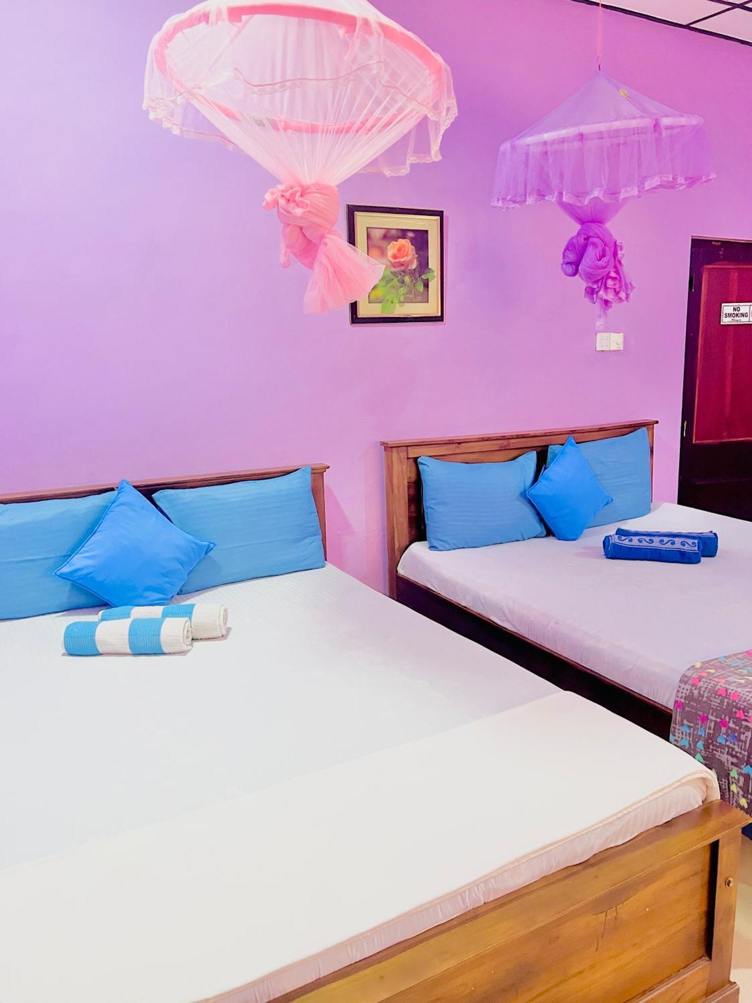 Gloriya Mathews Hotell Negombo Exteriör bild