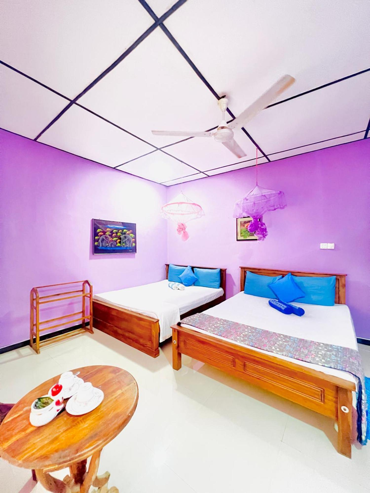 Gloriya Mathews Hotell Negombo Exteriör bild