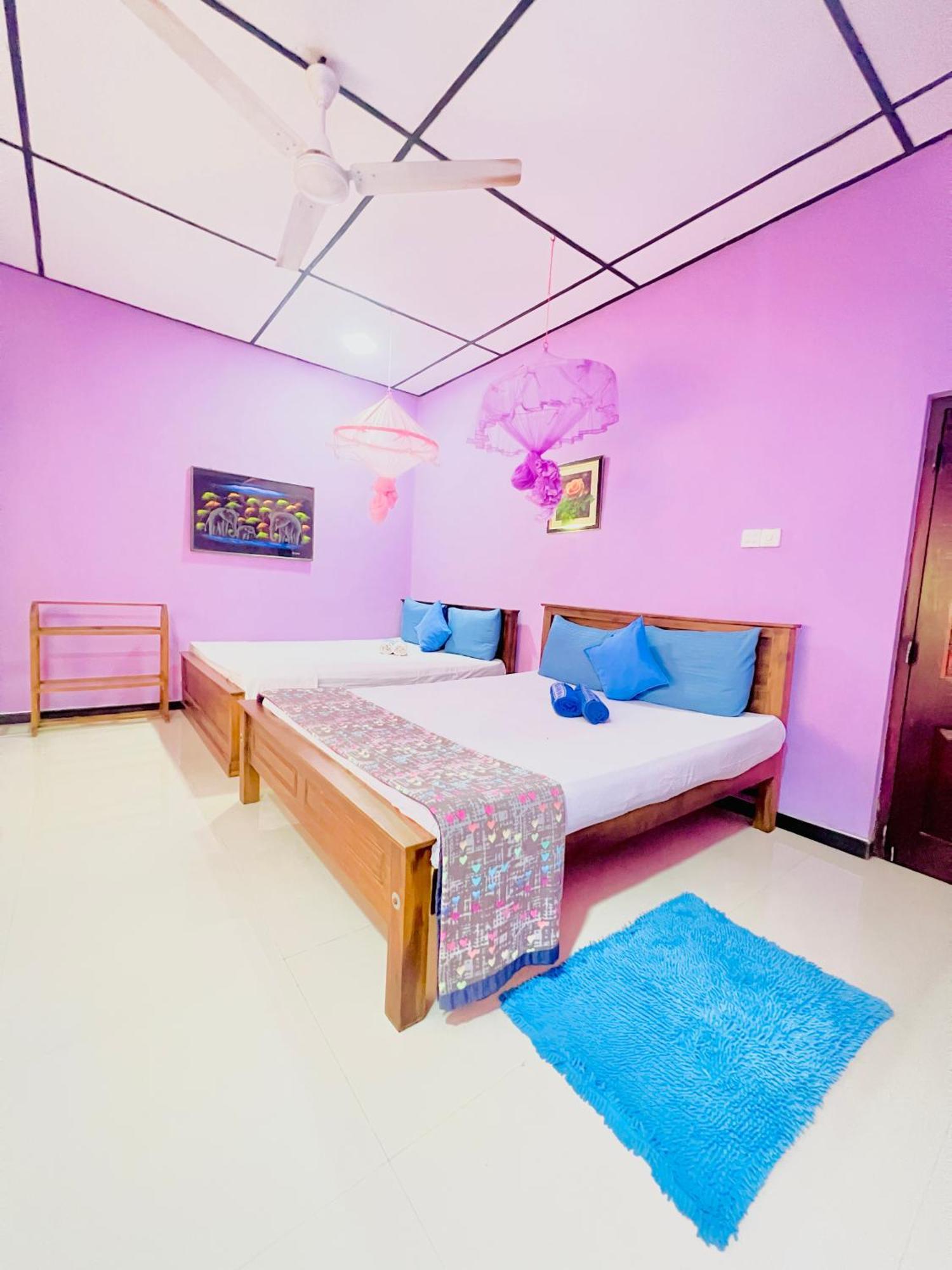 Gloriya Mathews Hotell Negombo Exteriör bild